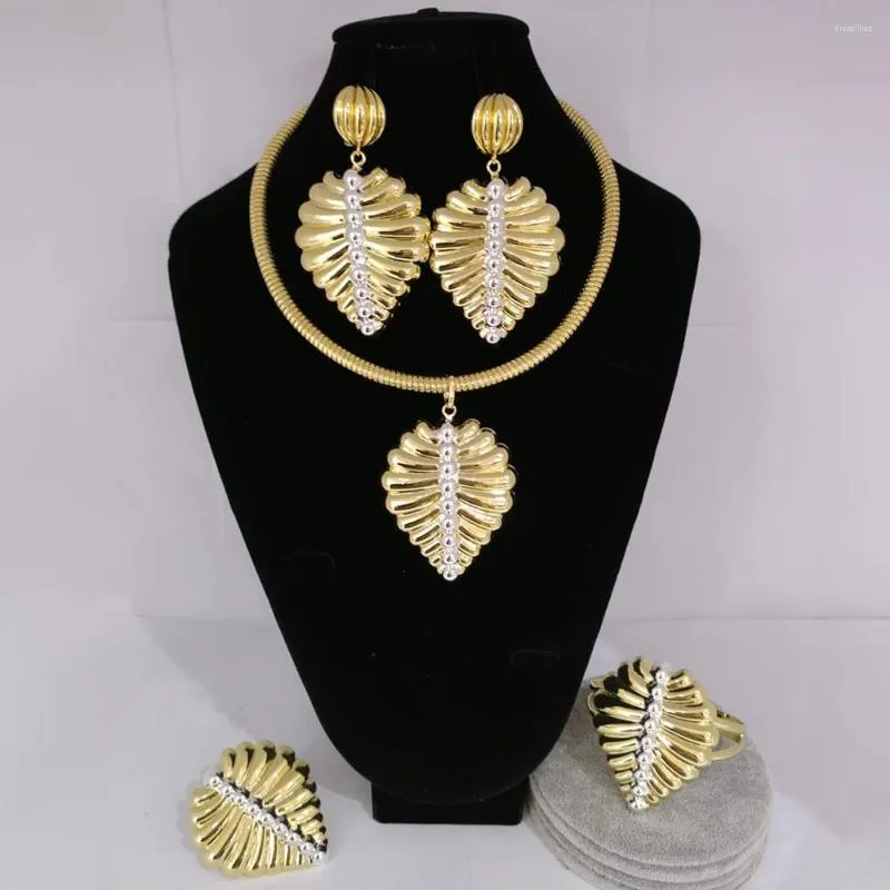 Kolczyki naszyjne Zestaw złoty kolor Dubai dla kobiet afrykańskie imprezowe prezenty ślubne prezenty bransoletki biżuteria