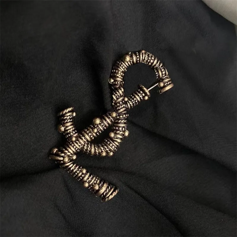 Luxury Designer Violin Brooch For Men And Women Perfect Accessory For