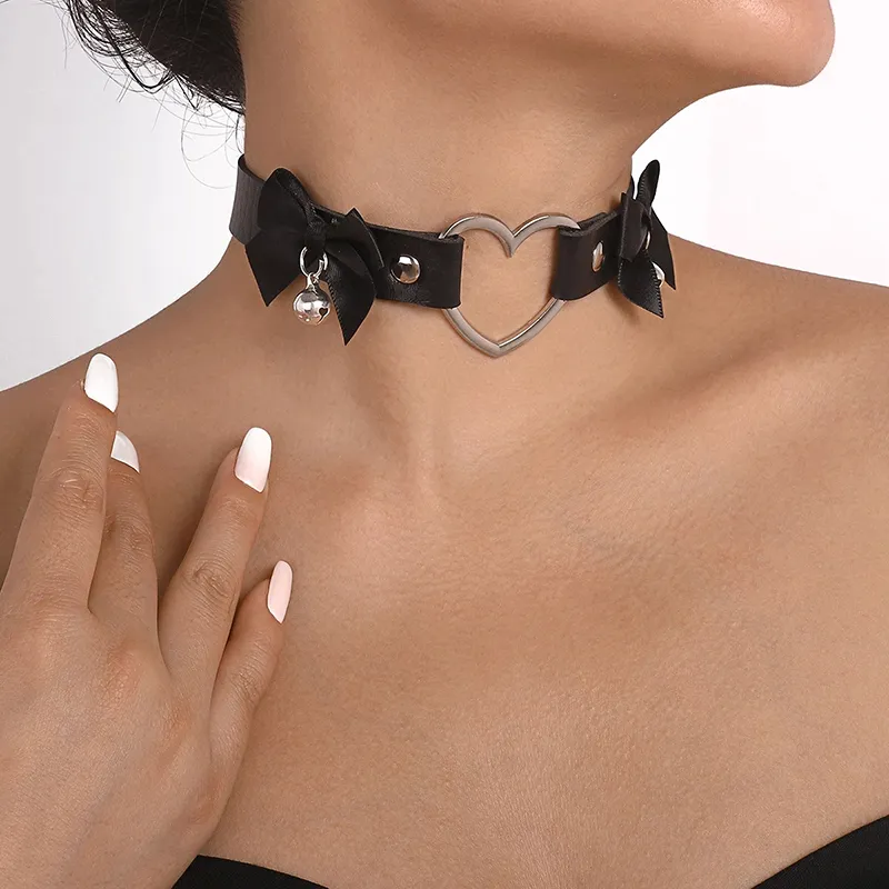 Herz-Choker-Halskette für Frauen und Mädchen, schwarzes Leder, Spikes, Schleife, Chocker-Kragen, Goth-Schmuck, Rave-Festival-Accessoires