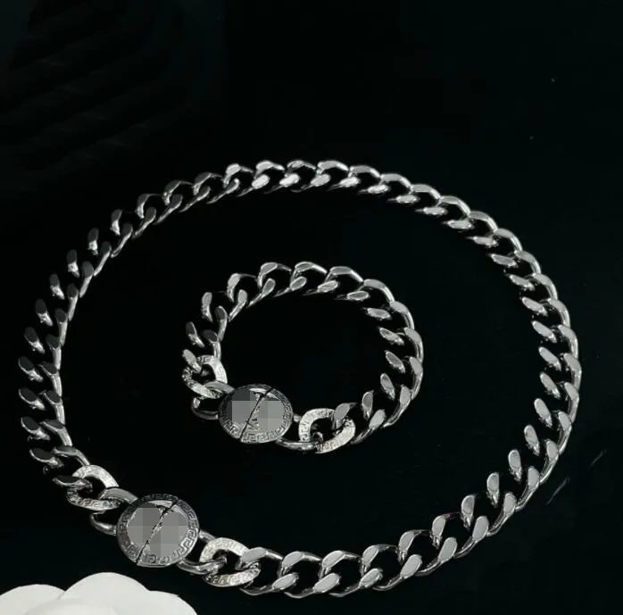 Femme Conçu En Laiton Chaîne Épaisse Collier Bracelet Ensembles Grèce Motif Banshee Méduse Portrait Hiphop Punk Anniversaire Fête Fête Cadeaux Designer Bijoux HMS6 -- 07