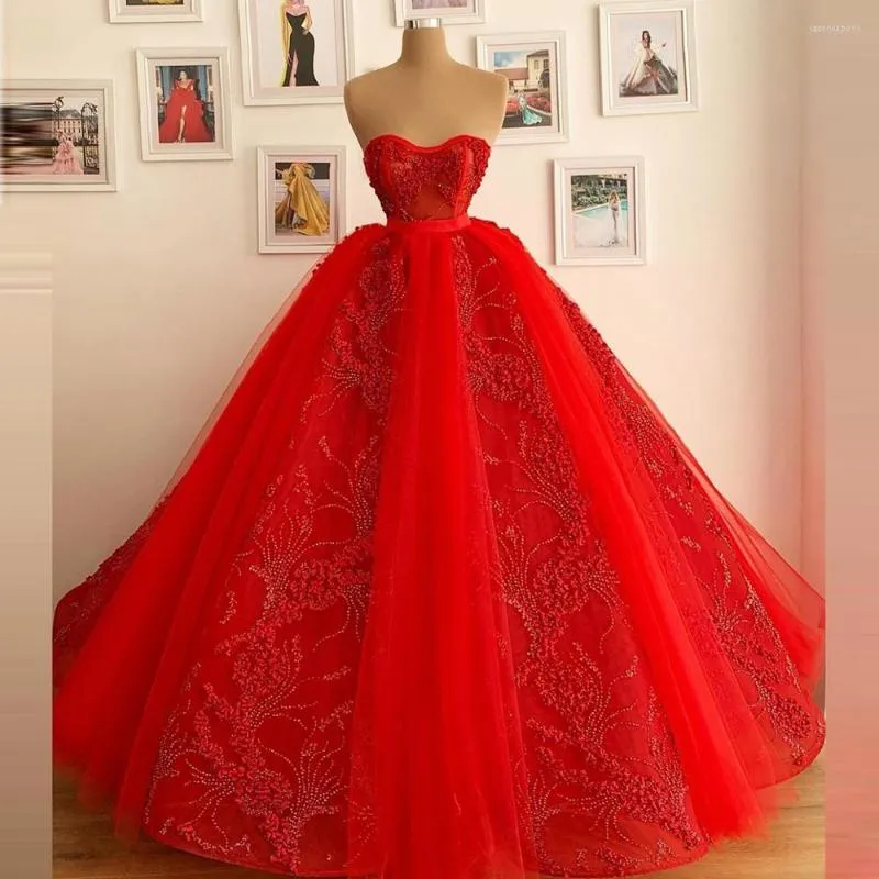 웨딩 드레스 우아한 빨간 구슬 딩 드레스 사용자 정의 연인 크리스탈 얇은 명주 볼 가운 고품질 민소매 신부