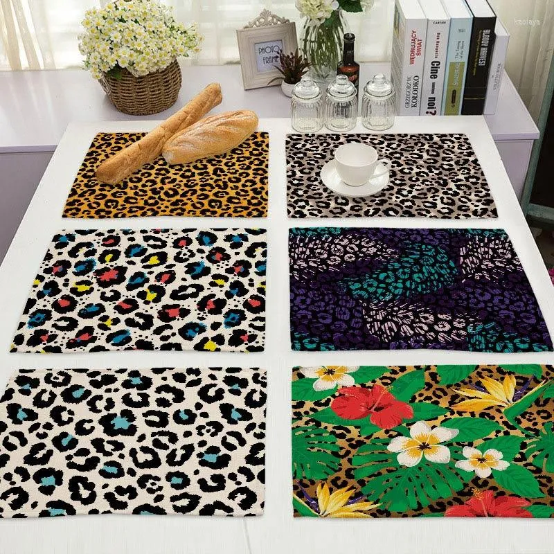 Table Mats Placemat Cotton Linen Animal Pattern Printed Kitchen Accessories Heat Resistant Non Slip Bowl Cup Mat Dining Home Decorate