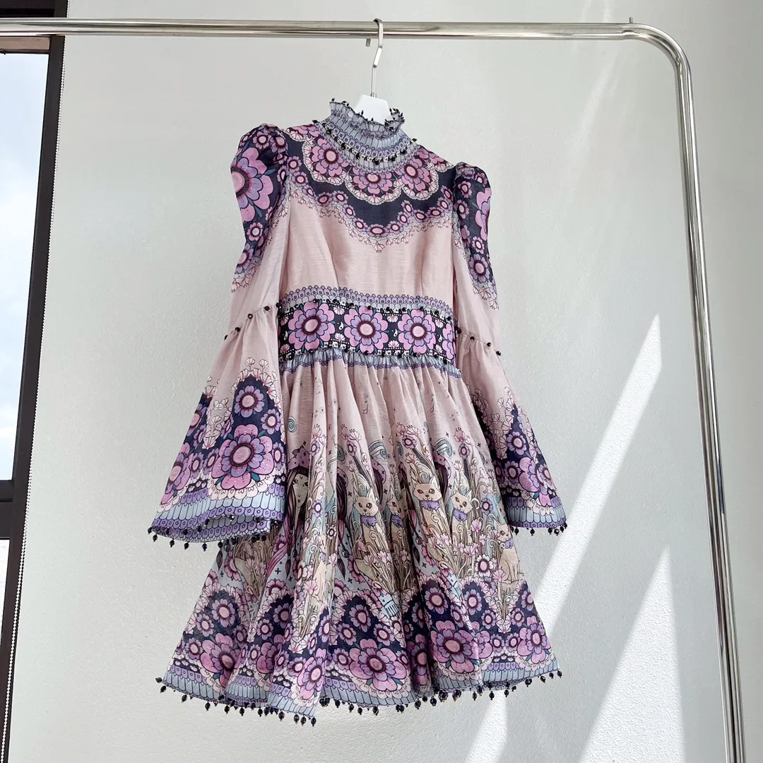 드레스 디자이너 브랜드 화려한 기질 짧은 스탠드 칼라 프린트 펜던트 플레어 슬리브 스윙 드레스