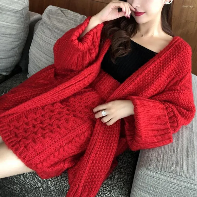Femmes tricots automne hiver 2022 pull ensembles torsion épais moyen-long Cardigan Stretch taille Mini jupe rouge tricoté grande taille costumes