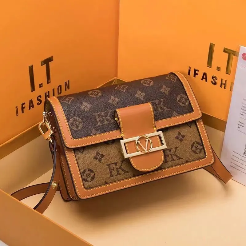 Lvs Crossbody Bag Contrast Color Luxury Designer Womens Messenger s Simple Small Square Shoulderbag New Fashion Whether Metal Chain