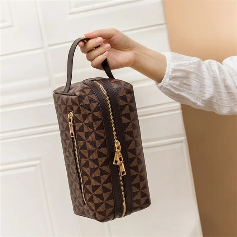 Sacs à cosmétiques cas mode cuir femmes hommes main marron noir voyage lavage stockage pochette portable maquillage femme 221110