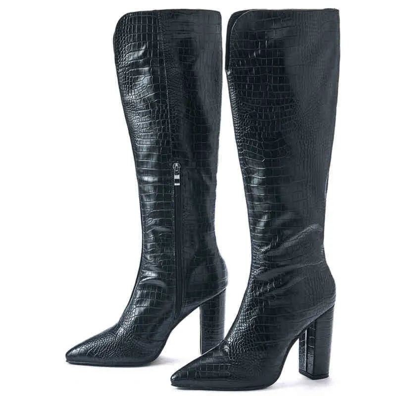 Stivali Eilyken Donna Tacco alto Serpentine Stivali Designer Tacco grosso Scarpe Stivali lunghi al ginocchio Botas Mujer Marrone Nero 220913