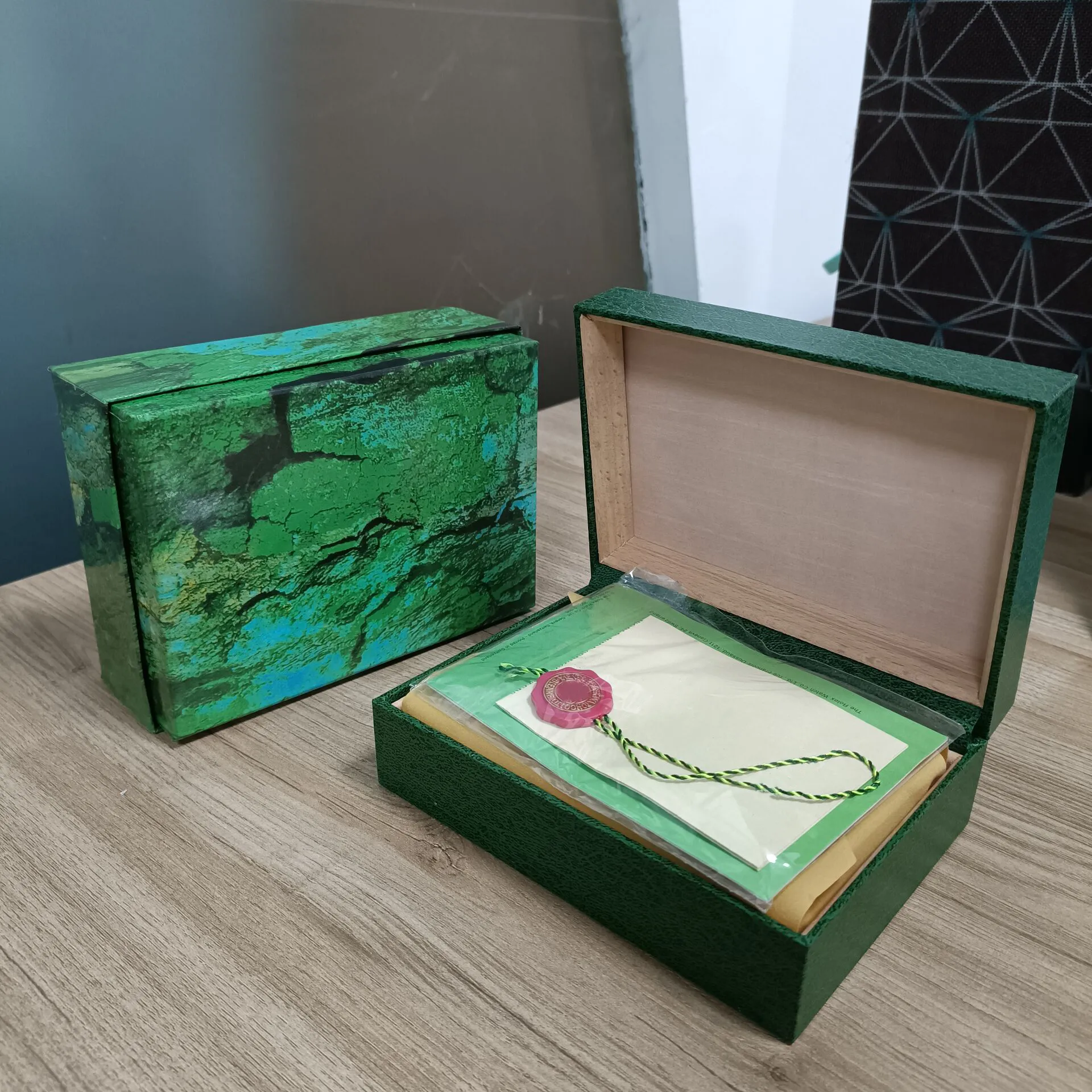 L Rolex Green Cases Man Women Watch Wood Luxury Box Paper Bags Certificate Original Boxes For Tood Woman Watches Present Box Accessories Surprise Factory Submarine