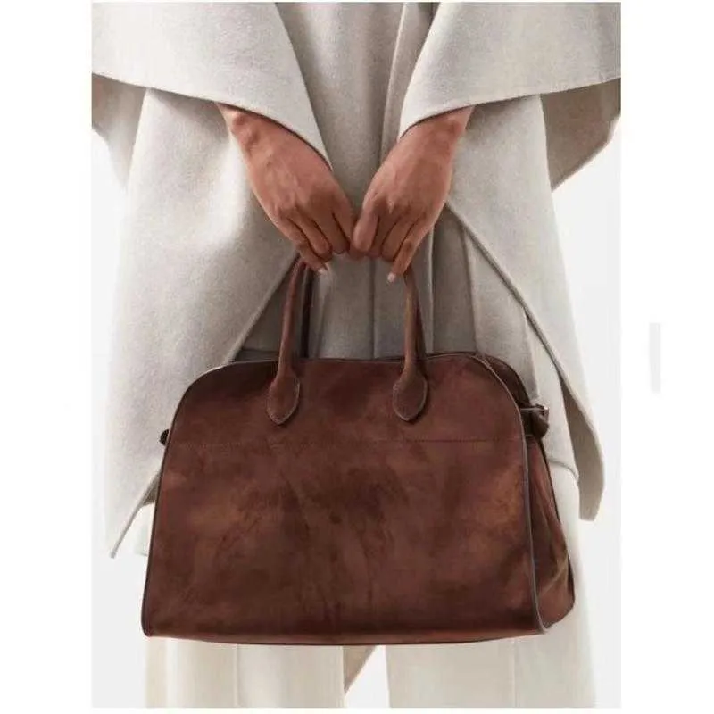 Rad Bucket Designers väskor Kvinnor Luxurys Tote Crossbody Leather Half Moon Bag Crescent Underarm Purse Fransk minoritet Handväskor 9AII Hög kvalitet