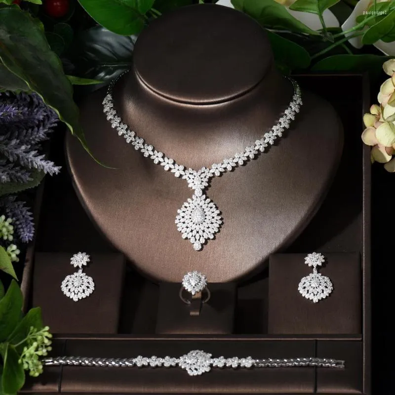 Collana Orecchini Set Fashion Super Luxury Bridal CZ Colore bianco Matrimonio africano Cubic Zirconia Beads Jewelry For Brides S-015