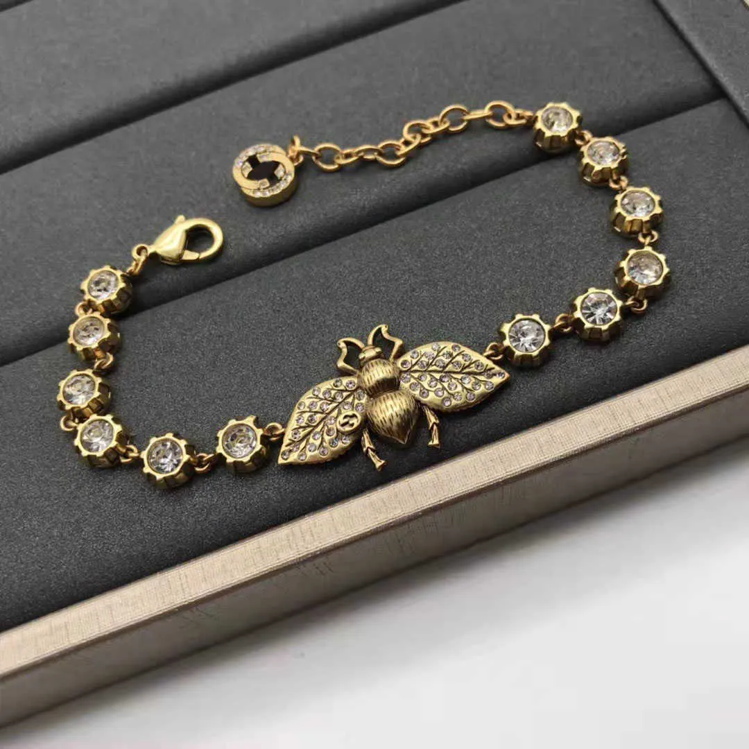 Designer di lusso Retro Little Bee Charm Braccialetti Materiale in ottone strass per donne amanti delle feste gioielli