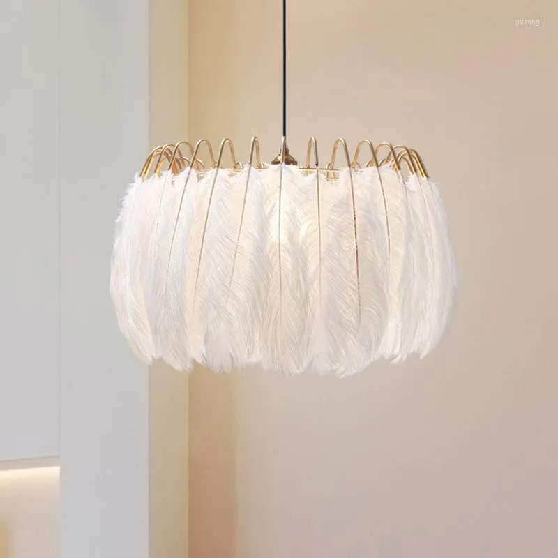 Lampes suspendues Moderne Simplicité LED Lumières Plume Blanche Romantique Lampe À Accrocher Pour Chambre Chambre D'enfants Déco Suspension Luminaire