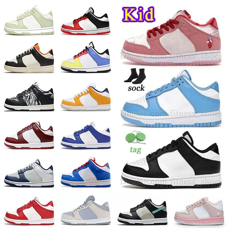 Strano amore per le scarpe da ragazza per bambini Bizza Sneaker per bambini Sneaker Lable Bianco Panda Black Panda Triplo Pigo Pigeon Laser Orange Kentucky SP Brasile Team Sneaker Red Sneaker Trainer