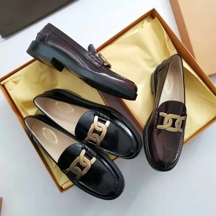 Loafers Shoes Flats Women's Flat Dress Shoe Factory Factorwear Classic Kate Polished Calfskin Leather Golden Chains Luxury Designers