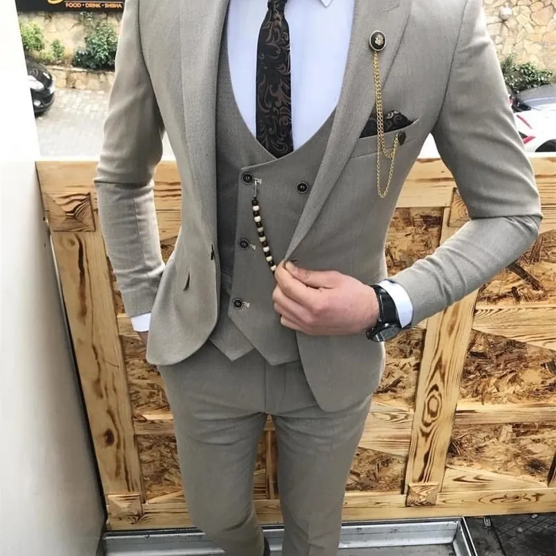 Mäns kostymer blazers kostym Slim Fit 3 -stycken grå casual prom tuxedos brudgum toppade lapelföretag för bröllop blazervestpant 221111