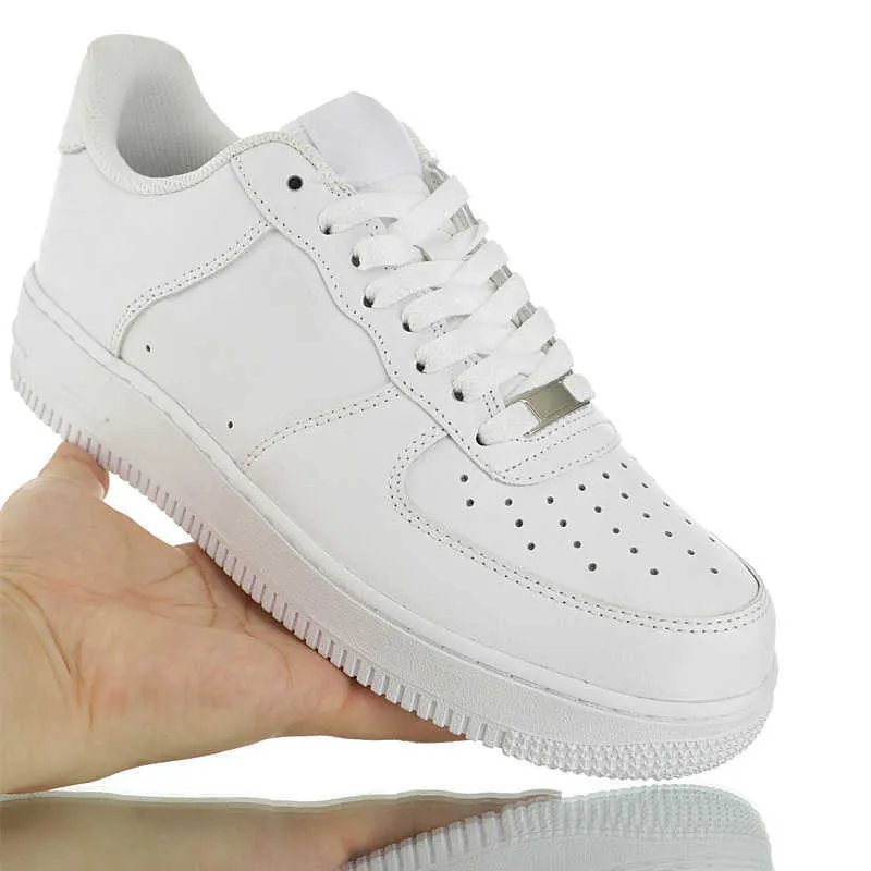 أحذية النساء المدربين الذين يمشون أحذية رياضية ثلاثية أبيض أسود يركض المصمم الكلاسيكي F One Men Sports Shoes