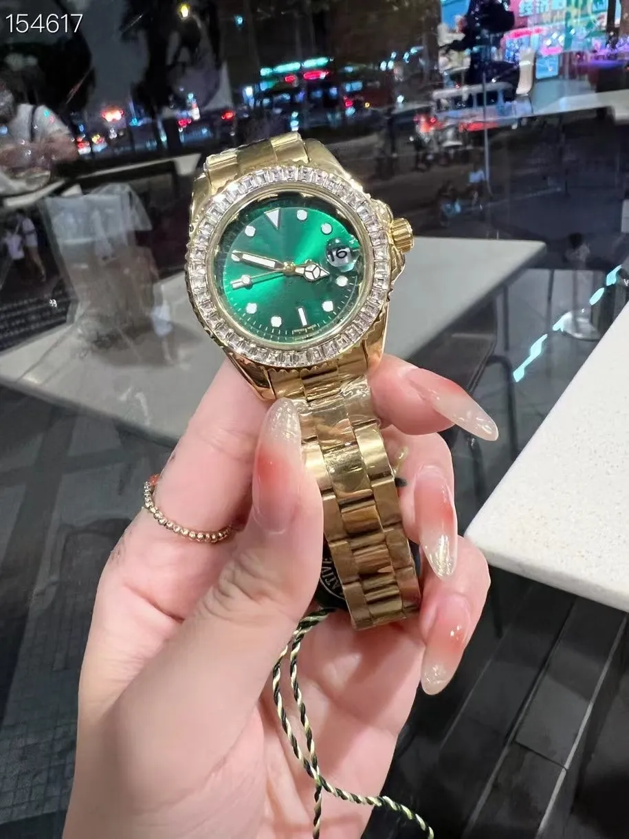 Watches New generous diamond super luminous quartz women's watches gold strap