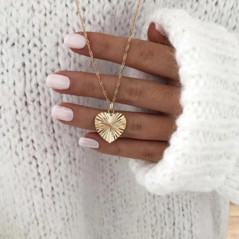 Pendant Necklaces Gear Heart Sweater Necklace Stainless Steel For Women Gold Color Vintage Retro Paper Folded Fashion 2022