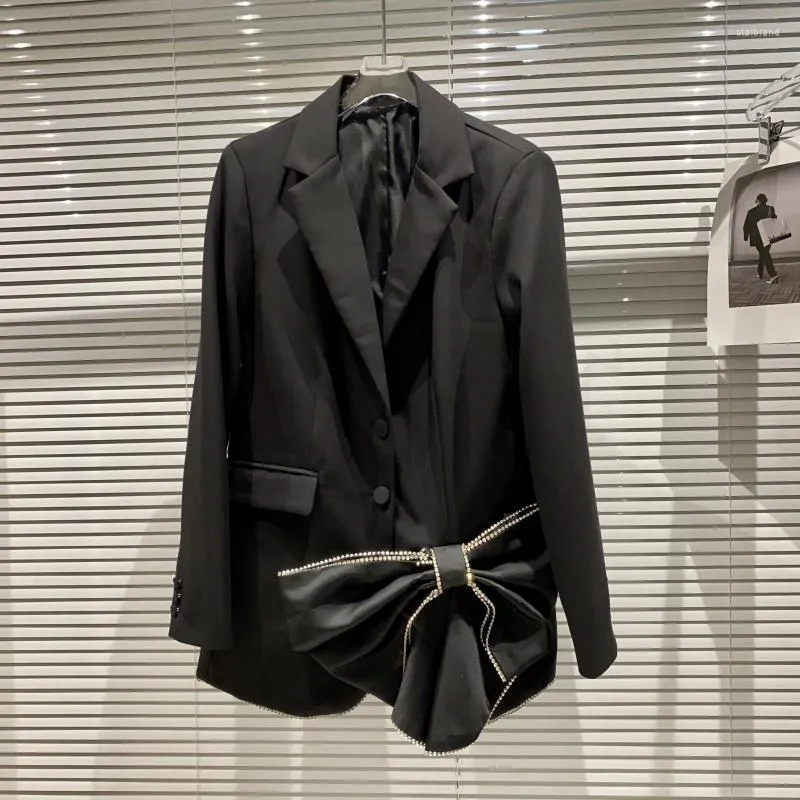 Женские костюмы 2022 Весенний стразы Алфон Блести Большой Лук Дизайн с длинным рукавом элегантный ладонный блейзер пальто черное