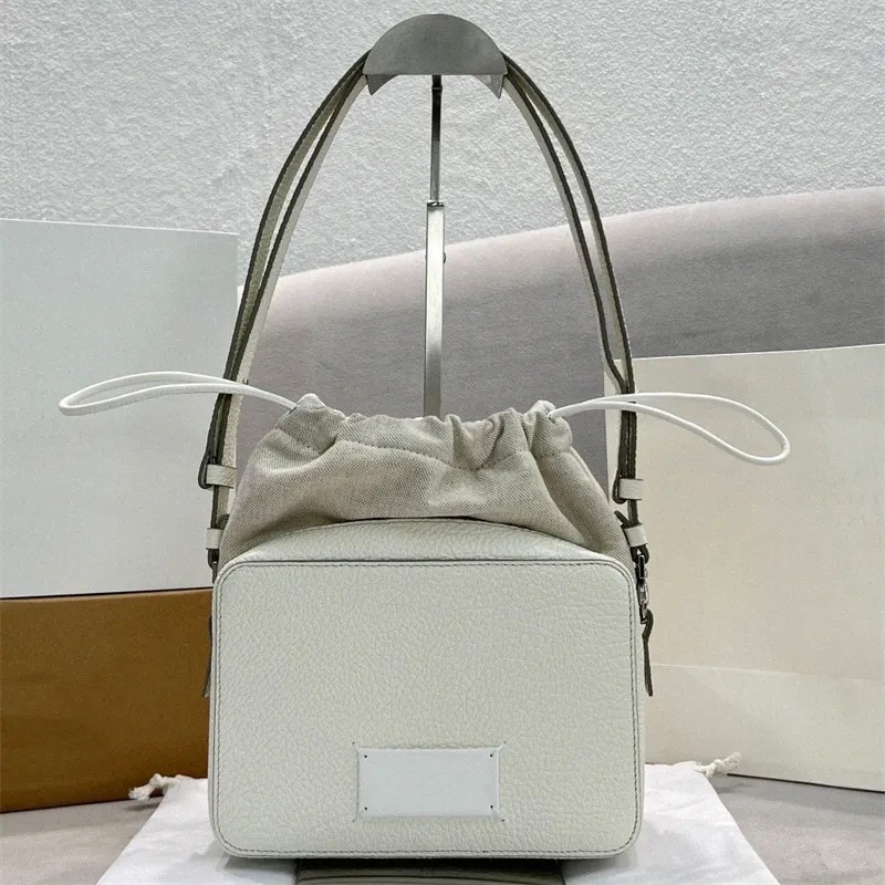 Mini Bucket Bag Fashion Simple DrawString Calfskin Shoulder Bags Maison Margiel Crossbody Camera Bag Justerbara remmar Olika bakmetoder B7BJ#