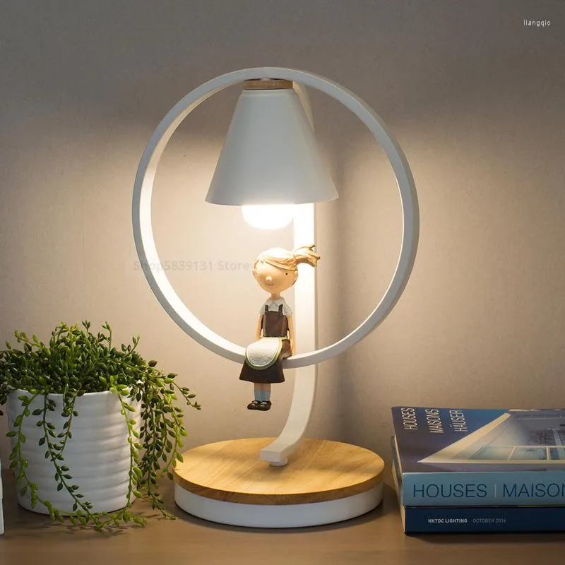 Lámparas De Mesa, Luces LED De Resina Modernas Nórdicas Para Niño Y Niña,  Lámpara De Noche Para Dormitorio, Escritorio De Pie, Decoración Del Hogar,  Accesorios De Iluminación Para Pájaros De 190,52 €