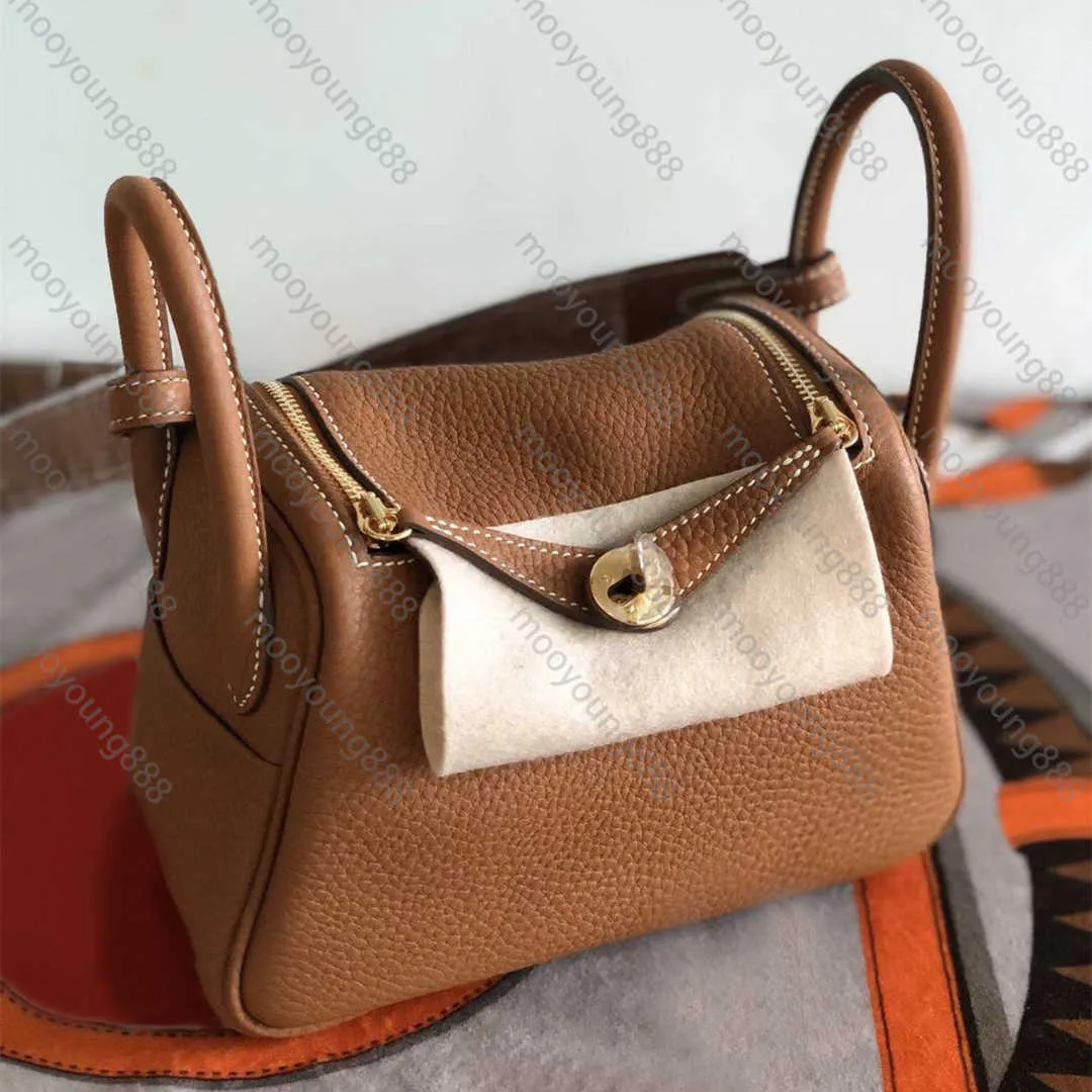 10A Diseñadores de lujos de calidad de primer nivel Bolso grande de 26 TC Bolso con solapa hecho a mano de cuero real con correa Crossbody Hombro acolchado Bolsos negros