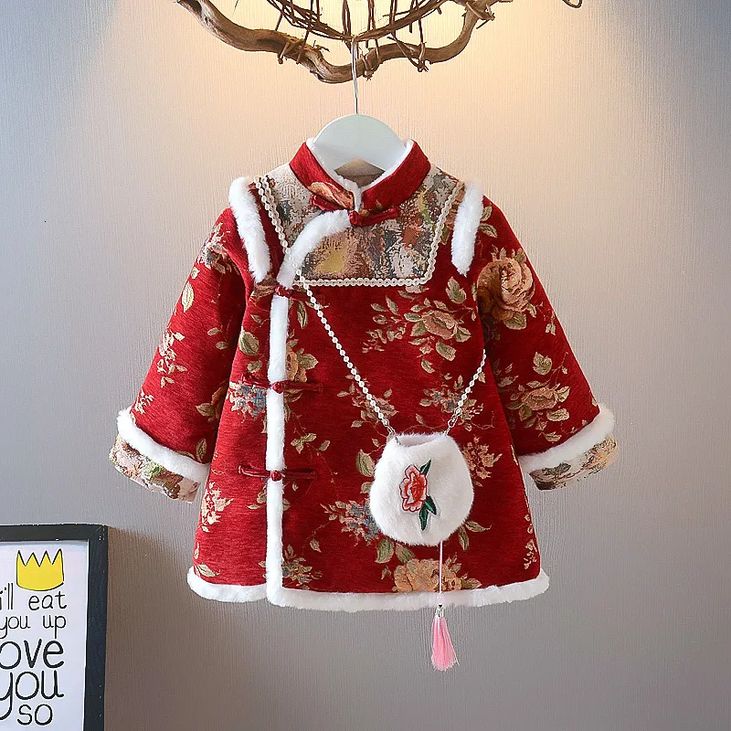 Robes de fille Hiver Girls Vêtements Enfants Princesse Tang Cheongsam Qipao Robe broderie Coton-Pad Children Baby Red Year Wear Vestidos 221111