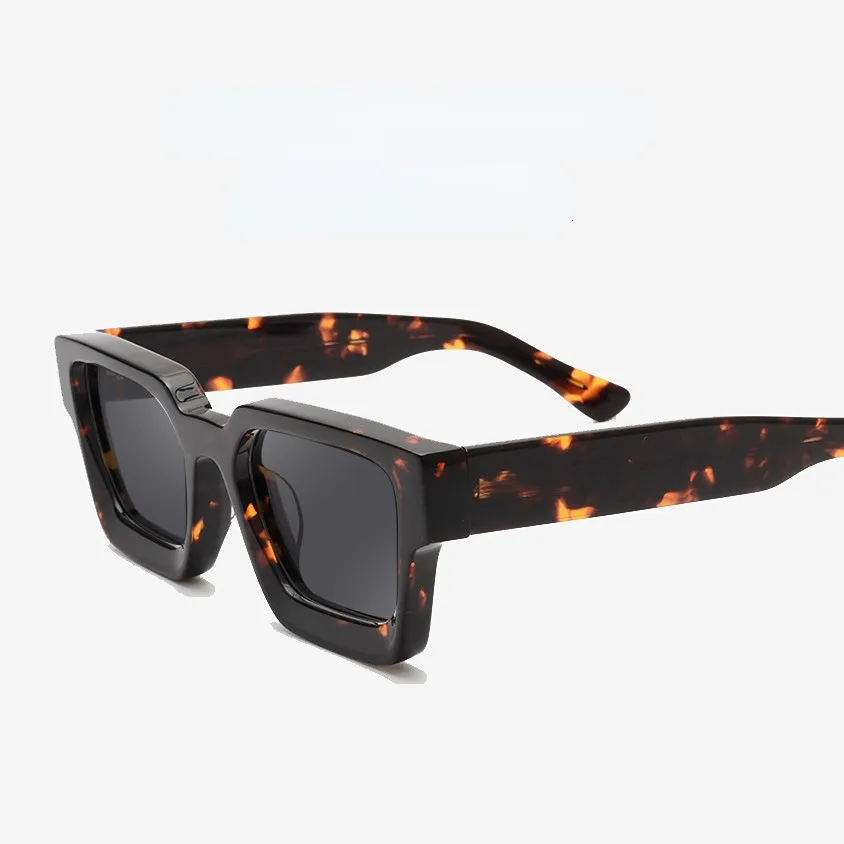 Large Square Frame Polarized Sunglasses for Men and Women  display picture 1