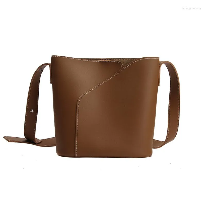 Kvällspåsar pu läderväska för kvinnor all-match retro stor kapacitet enkel axel hink pack litchi mönster casual minimalist crossbody