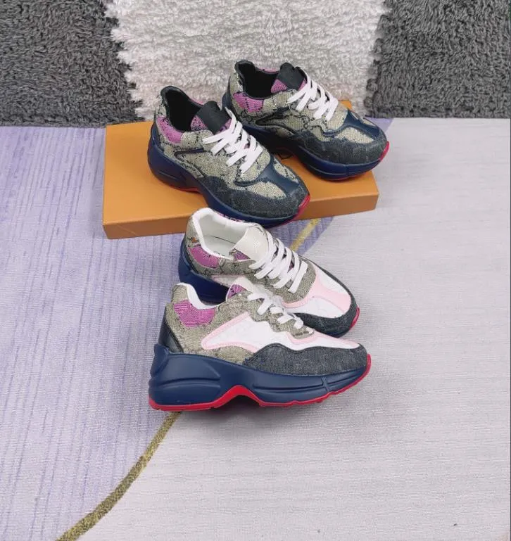 Çocuk tasarımcı Sneakers Eğitmenler Çocuk Atletik Erkek Ve Kız Koşucu Günlük Ayakkabılar Moda
