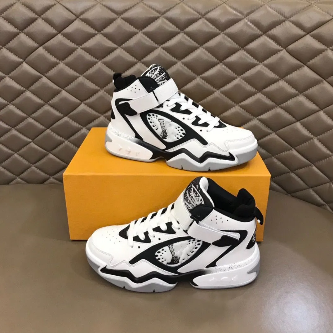 Men's store pump trainers