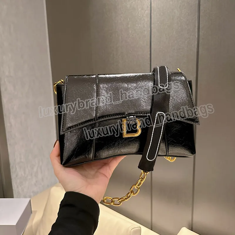 حقائب مصممة Crossbody أكياس كلاسيكية Hourglass Handbags العلامة التجارية Bag Bag Women Messenger محافظ القابض رفرف رفرف الفاخر الكتف