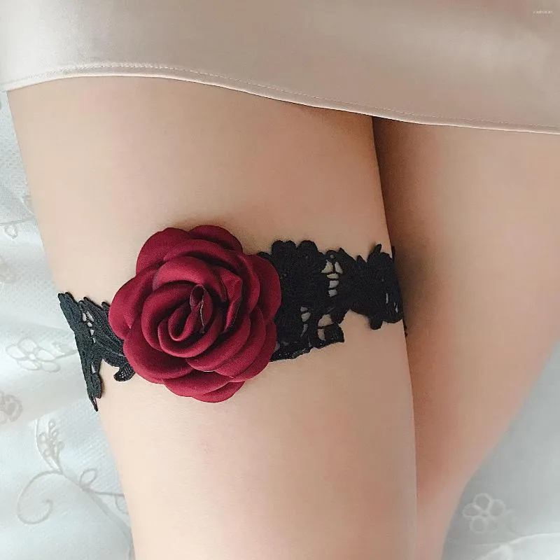 Copricapo Giarrettiera in pizzo da sposa fatta a mano con fiore di rosa rossa Accessori per coscia sexy Temperamento elegante