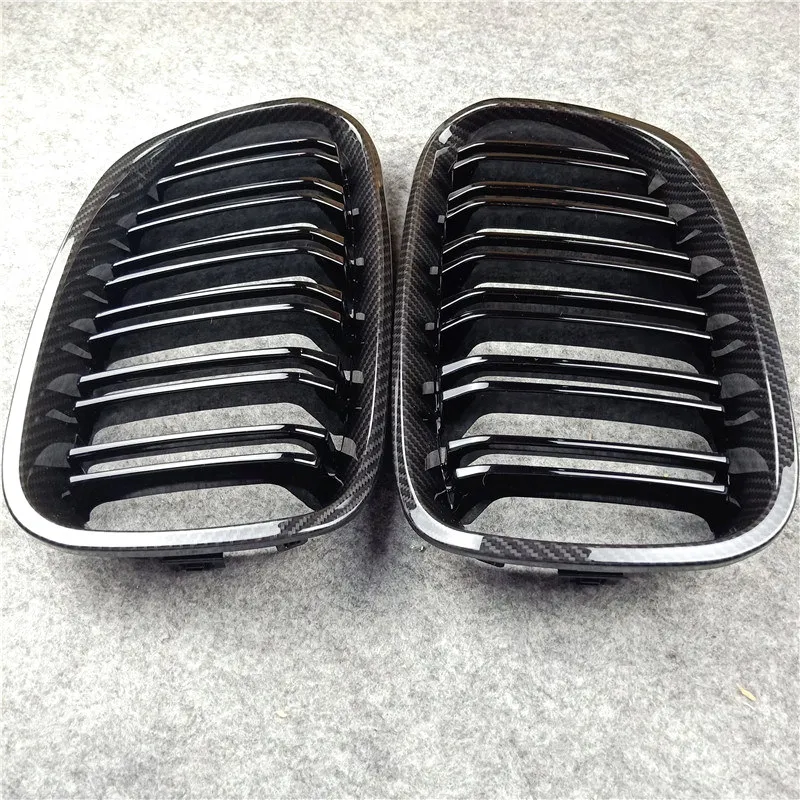 Rechts links glanzende zwarte voorste nierrooster geschikt voor 1 serie F20 F20 F21 Car Racing Grill Grilles 2012-2014