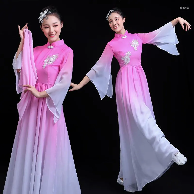 Stage Wear Femmes nationales modernes Costume de danse Yangko pour femme Fan Dancewear Lady Performance Folk Umbrella Robe 90