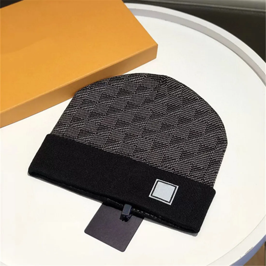 Beanie Cap Diseñador para hombre Sombreros de cubo Nueva moda Mujer Señoras Cálido Gorro de invierno Sombrero de piel sintética grande Al aire libre G-8