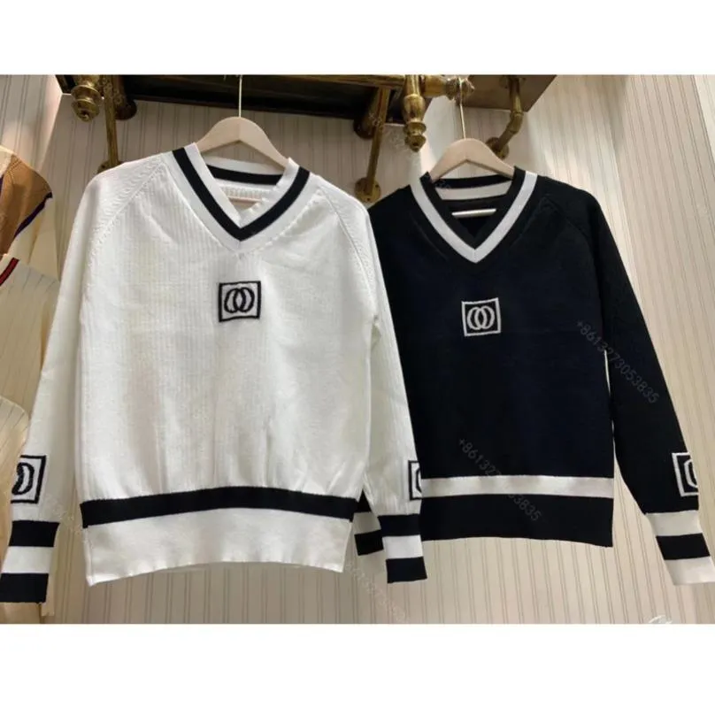 Designer de mode Femmes Pas Cher Pull Manteau Laine Tricot Lettre Logo Cc Marque Vêtements À Manches Longues Col En V À Capuche Jcaket Bottoming Shirt Casual Cardigan Super