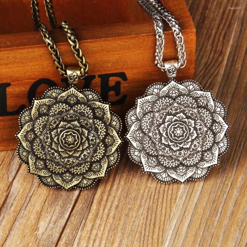 Colliers pendants Collier de fleur mandala Femme Yoga Om Bijoux 5 PCS