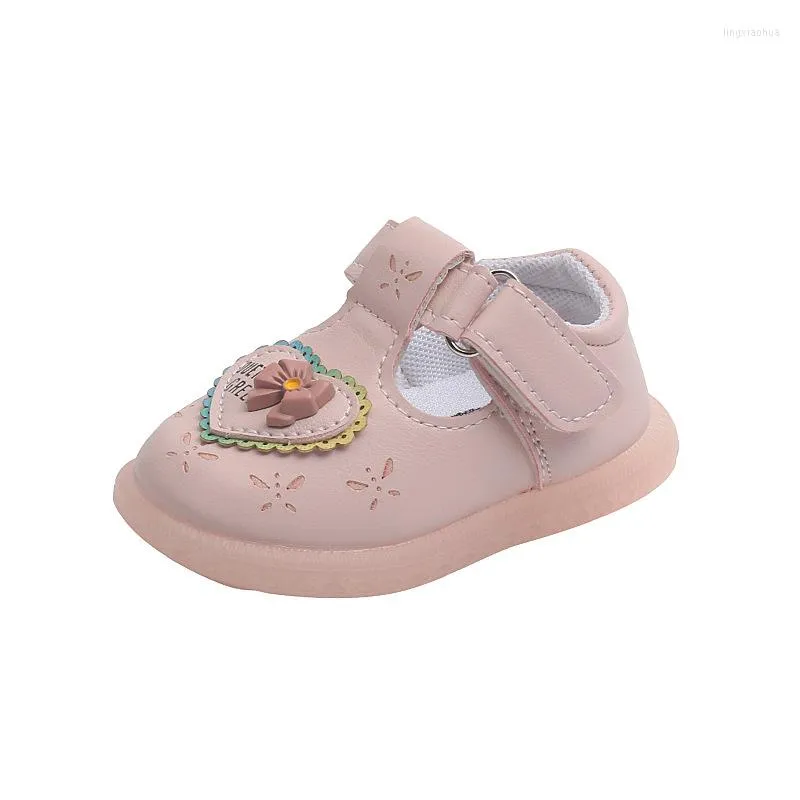 F￶rsta vandrare 2022 Autumn Toes-Capped Baby Shoes Girls Princess Toddlers Cartoon Pink Anti-Collision Cute Fashion Flats Heart Chic