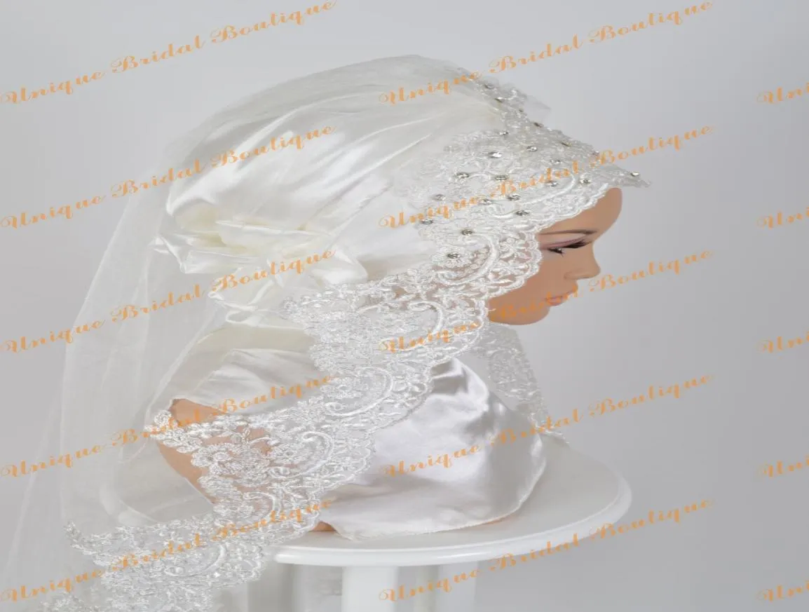 Luxury Muslim Wedding Veils 2016 con bordo applicato in pizzo e cristalli a strato Tulle Lunghezza Bridal Hijab Hijab personalizzato Made7613926