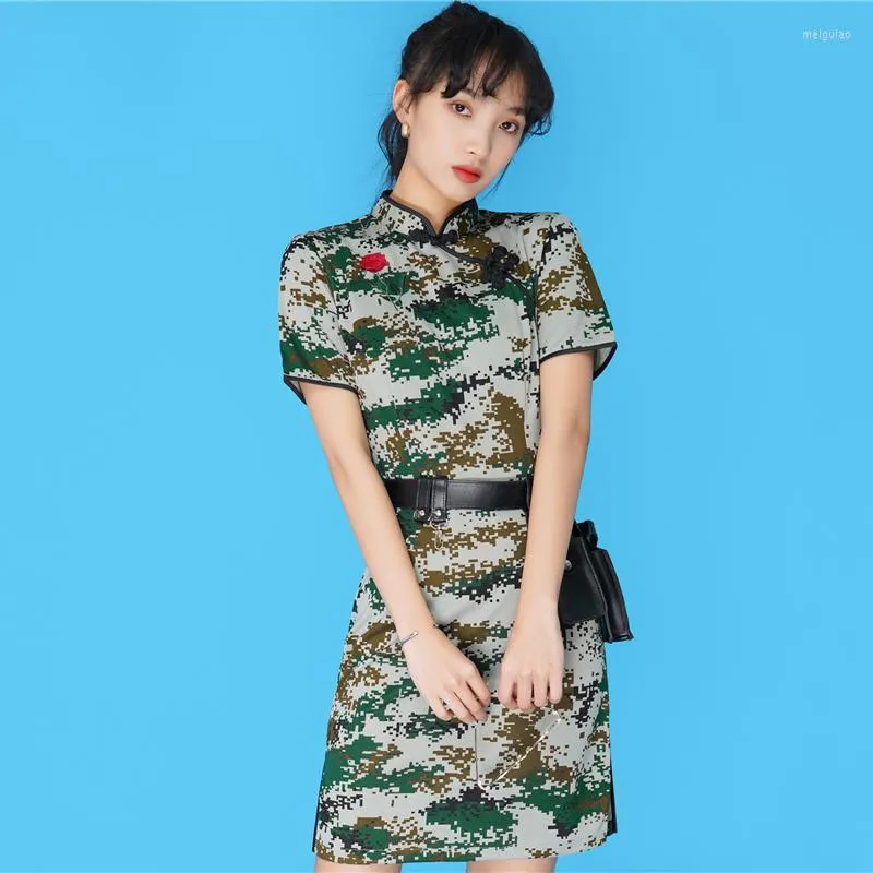 Vêtements ethniques mode femmes Style chinois Cheongsam Camouflage impression militaire uniforme robe Vestidos mince vert Qipao Mini robes