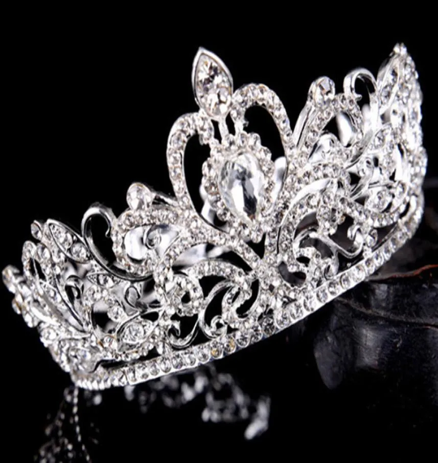 2021 Вигенерат Quinceanera Свадебные короны для женщин Bling Afnestone Beading Hair Jewelry Bridal Hedpeeces Tiaras Party Gowns5444282