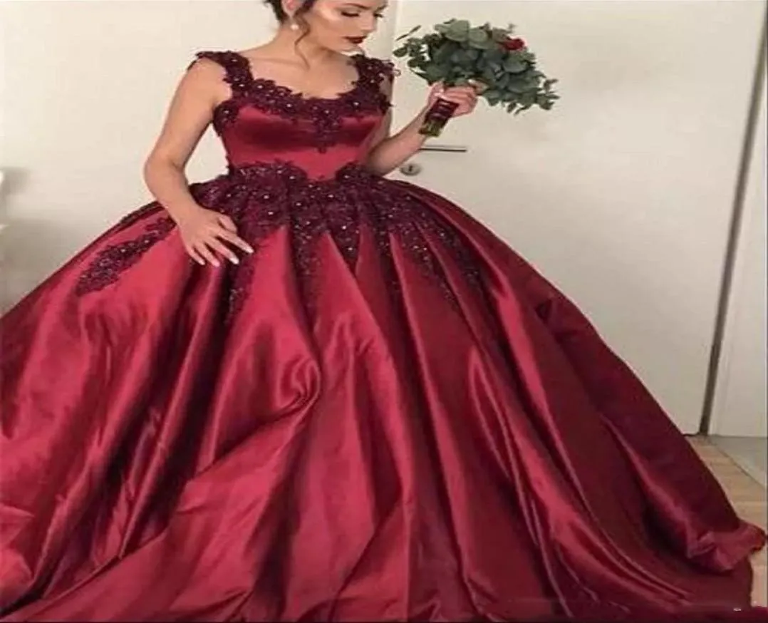 Robe De Bal Bordeaux Robes Quinceanera 2022 Appliques En Dentelle Scoop