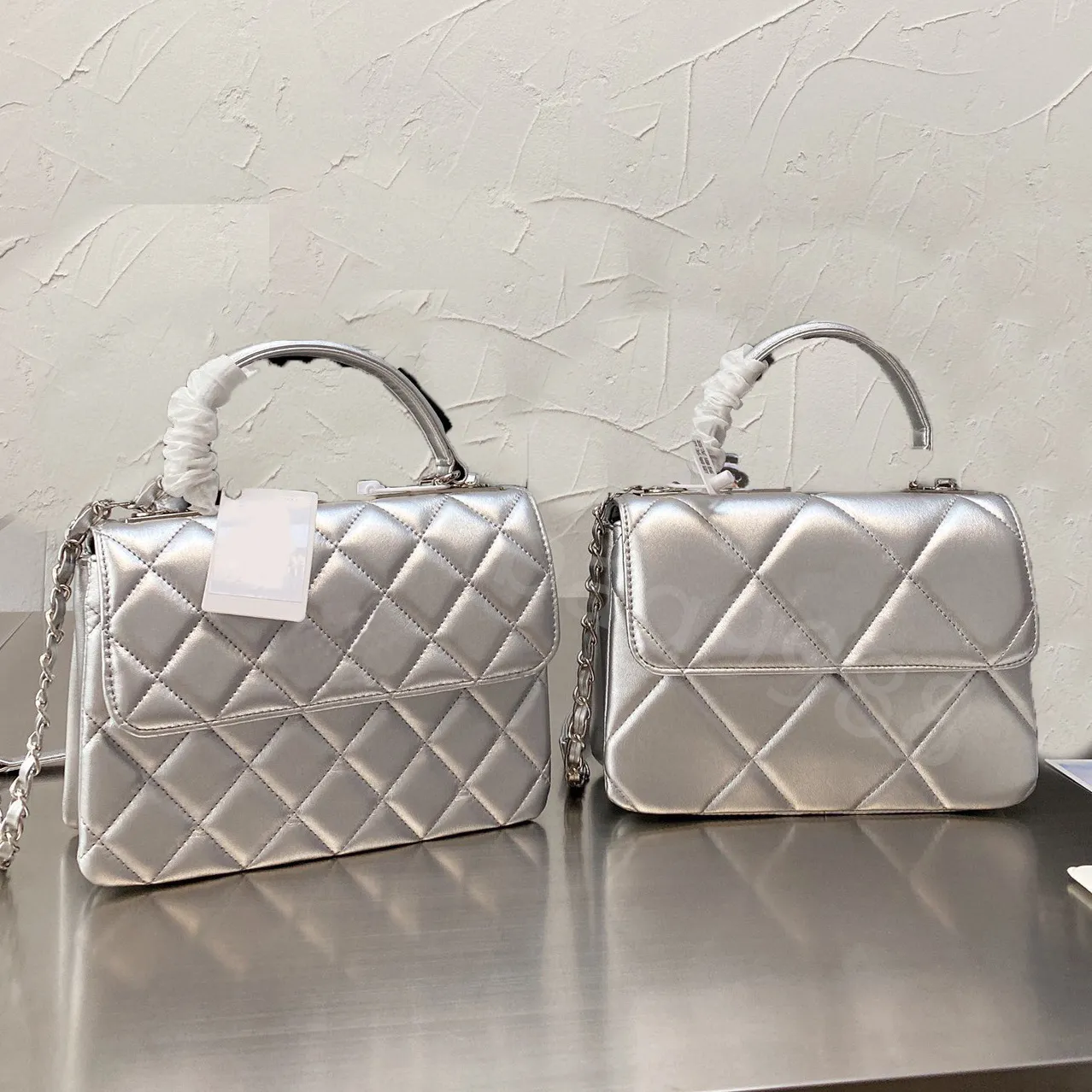 Bolsos de plata de diseñador Bolso de cadena de hombro 25 cm Bolsos de mano con solapa de embrague C Monedero Check Girl Monedero de hilo Letras dobles Cerrojo sólido Rayas cuadradas Bolsos de lujo para mujer