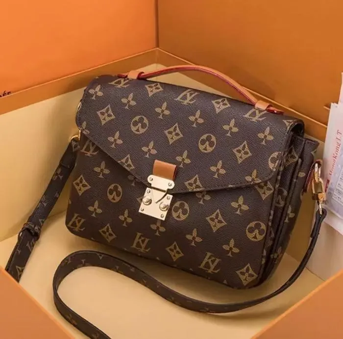 女性の高級デザイナーバッグバッグハンドバッグハンドバッグ女性メッセンジャーファッションショルダーバッグ高級クロスボディ Lvs トート財布