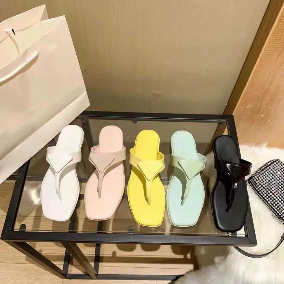 Frauen Slipper Strand Schuhe Casual Hausschuhe Sommer Kühlen Flachen Boden Mode Tragen 2022 Neue Frauen