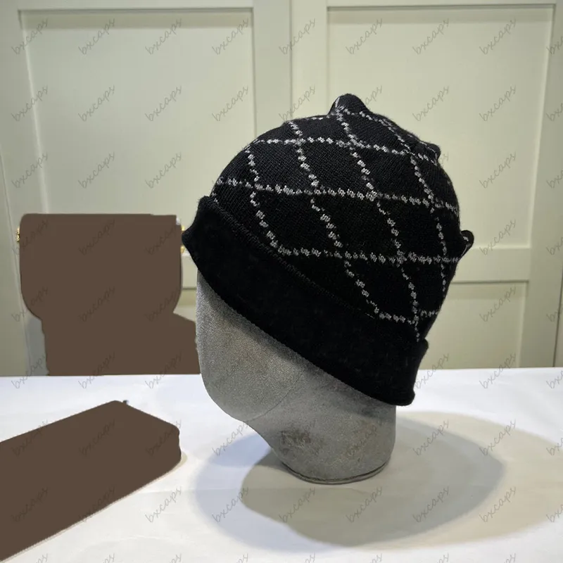 Unisex Classic Designer Hats Knitted Cotton Cap Men Women For Winter Letter Knitted Warm Solid Beanies Fashion Casual Ball Caps 11161Z