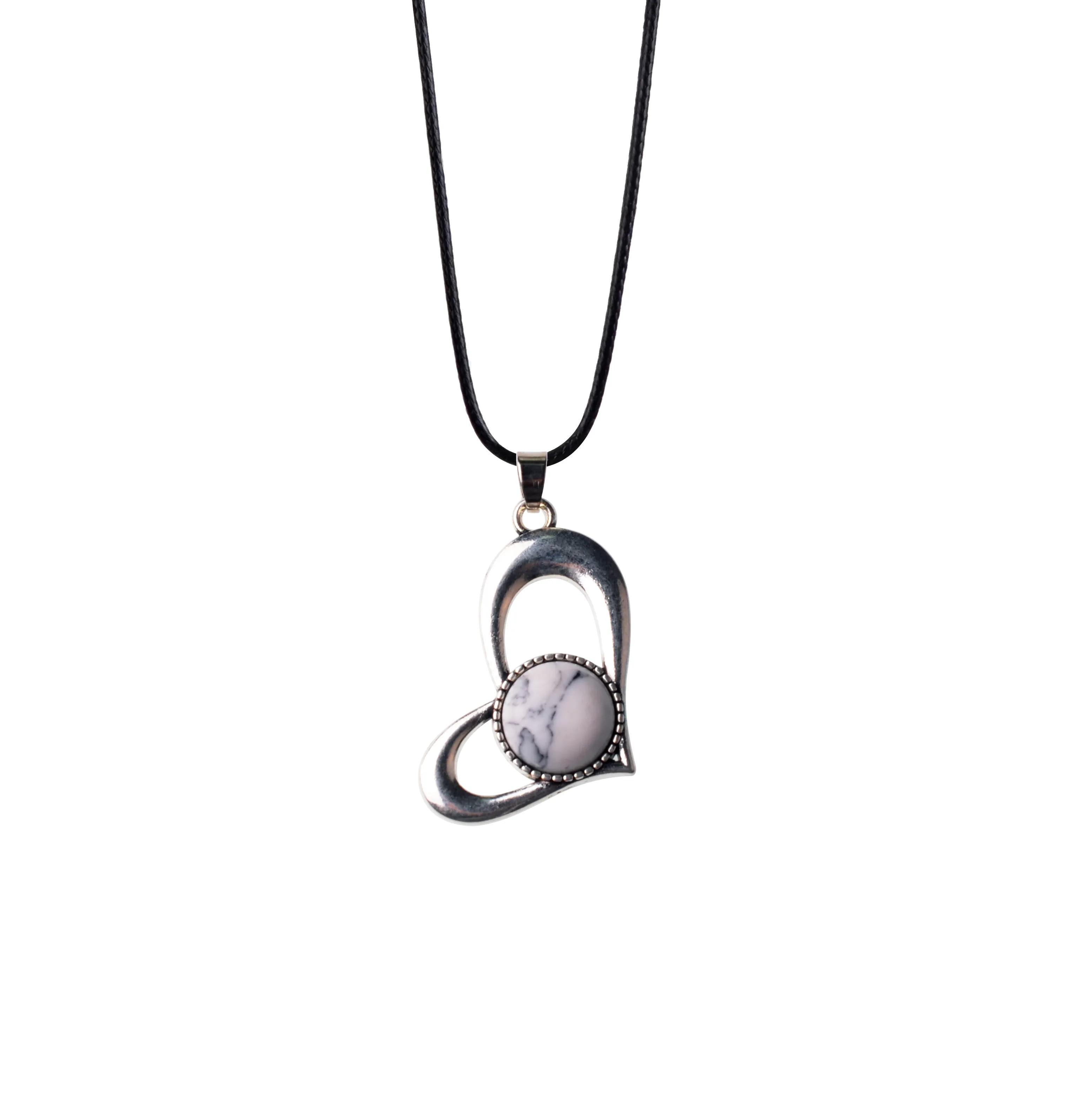 Pendentif d'amour naturel, traitement de pierre, collier de perles, cœur en cristal, pierre précieuse, énergie, Quartz