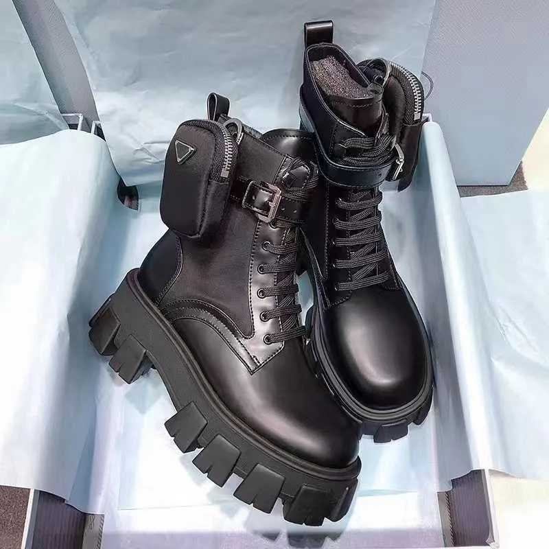 2022 Plataforma Botas de motocicleta Mujeres Punta redonda Black Flat Punk Botas cortas con cordones Cinturón de cuero genuino Botas de bolsillo 35-42 221117