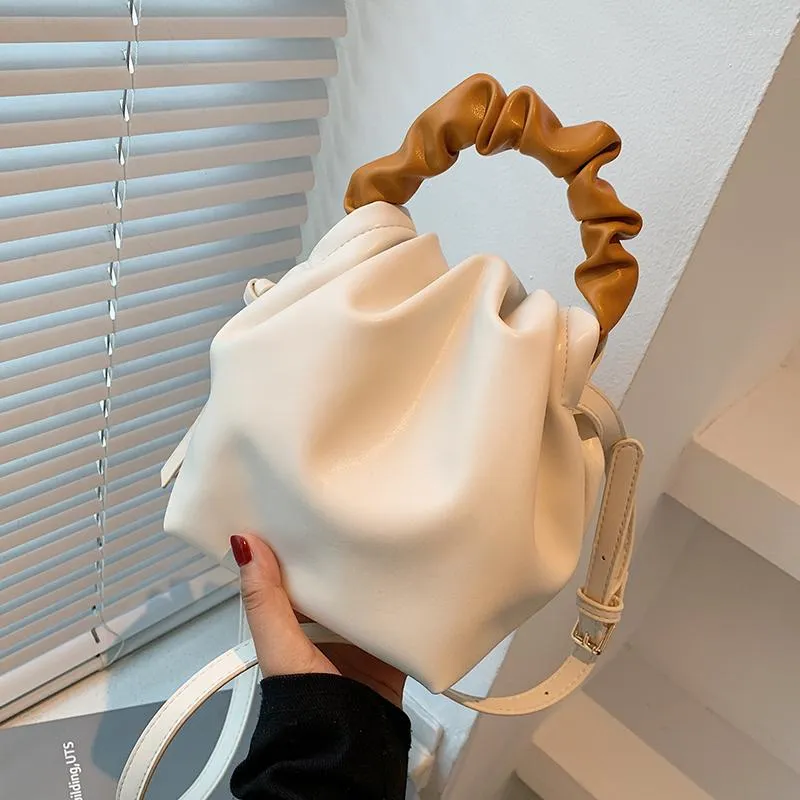 Sacs de soirée Petit sac à bandoulière en cuir PU à poignée souple pour femmes 2022 Tendances d'hiver Sac à main et sacs à main